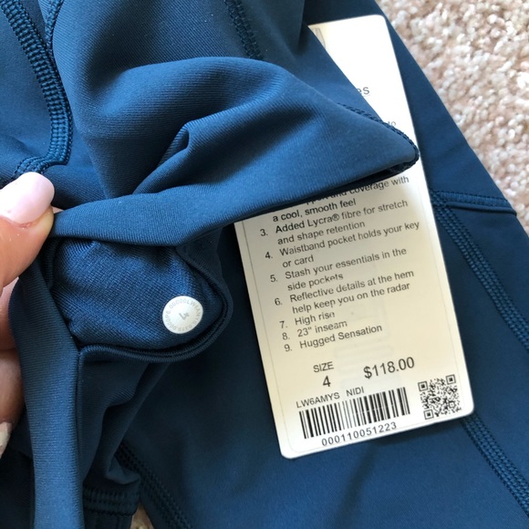 All The Right Places Crop - Night Diver - Picture 5 of 6